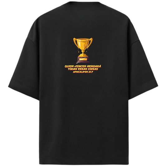 "Camiseta Oversized Heavy 240 VCTR “Aquele Que Vencer”" Camiseta Oversized Premium