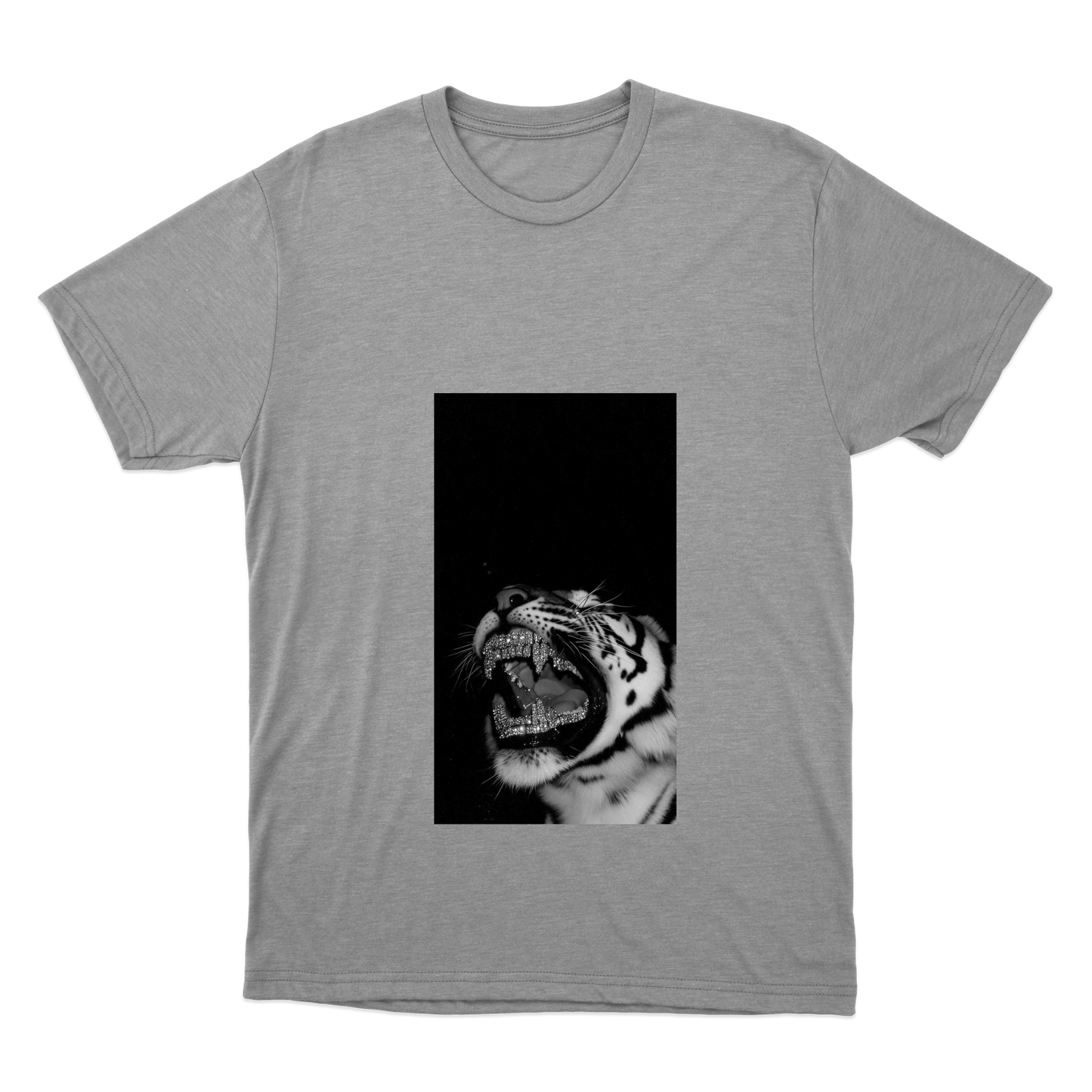 "Produto #002 de Aguiar" Camiseta Básica Unissex