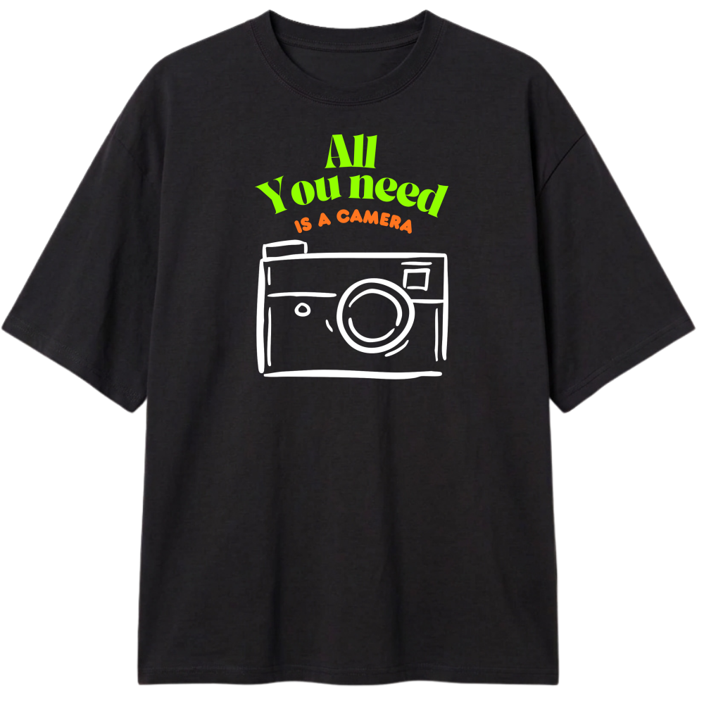 "All you need is a camera - Oversized Preta/Chocolate" Camiseta Oversized Classic