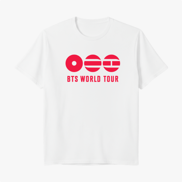 Camiseta com estampa frontal de três círculos, cada um com um design único e a frase "BTS WORLD TOUR" escrita em fonte destacada abaixo.