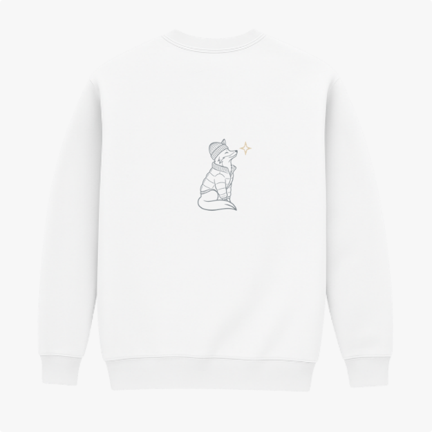 Moletom com estampa frontal de desenho minimalista de raposa vestida com gorro olhando para estrela e estampa traseira ampliada do mesmo desenho.