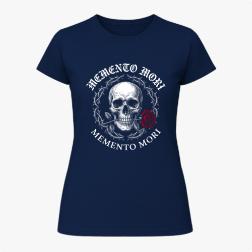 Camiseta com estampa frontal de caveira cercada por espinhos acima de uma rosa, acompanhada das palavras "Memento Mori" em lettering impactante.