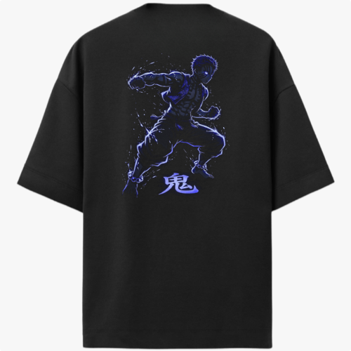 Camiseta com estampa frontal de floco de neve estilizado e estampa traseira de lutador em pose dinâmica com caracteres abaixo.