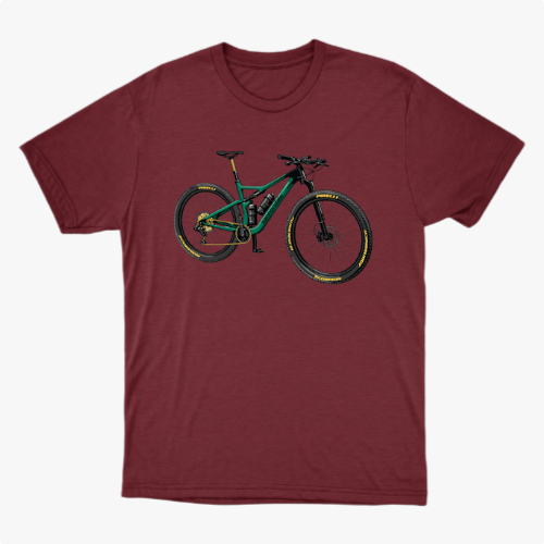 Camiseta com estampa frontal de bicicleta detalhada com componentes realistas, destacando quadro robusto e rodas com inscrições estilizadas nos pneus.
