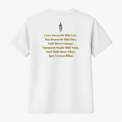 Camiseta com estampa frontal de símbolo circular ornamentado com detalhes intrincados e estampa traseira de texto sobreposto por símbolo em cima.
