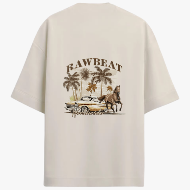 Camiseta com estampa traseira de palmeiras, carro clássico e cavalo, com as palavras "Rawbeat Worldwide" em estilo retrô.