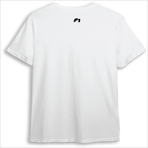 Camiseta com estampa frontal de texto "Navas Project Sports&Outdoors Keep Running" e estampa traseira de pequeno símbolo gráfico na parte superior central.