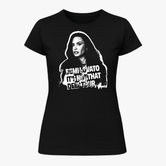 Camiseta com estampa frontal de um retrato estilizado em preto e branco, letras destacadas e a frase "IT'S NOT THAT DEEP TOUR" em destaque.