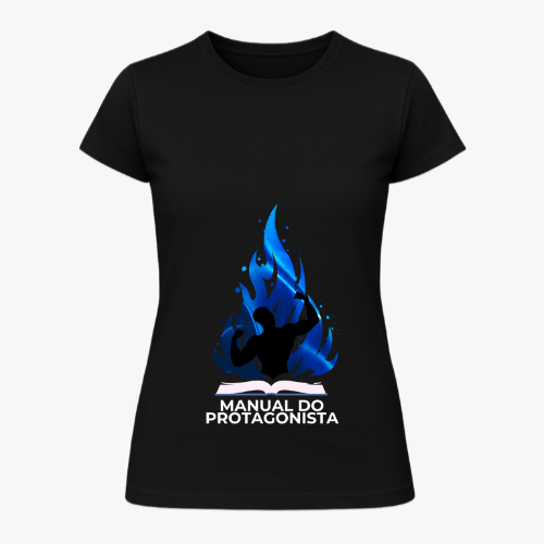 Camiseta com estampa frontal de uma silhueta humana emergindo de chamas estilizadas azuis, com um livro aberto na base e a inscrição "Manual do Protagonista".