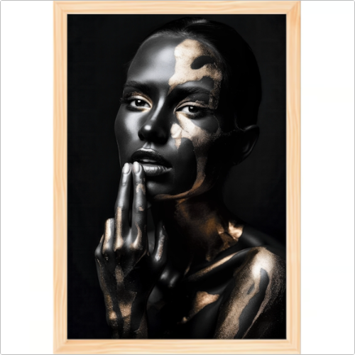 Quadro com estampa frontal de rosto feminino coberto por pintura metálica, destacando contrastes brilhantes e sombras dramáticas em fundo escuro.