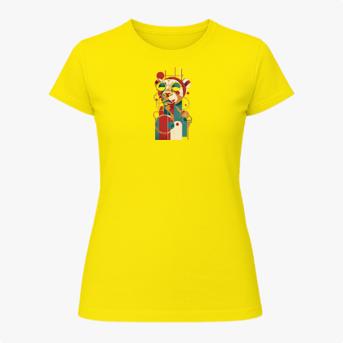 Camiseta com estampa frontal de urso estilizado usando óculos de sol com elementos geométricos e círculos sobrepostos, criando um efeito visual moderno.