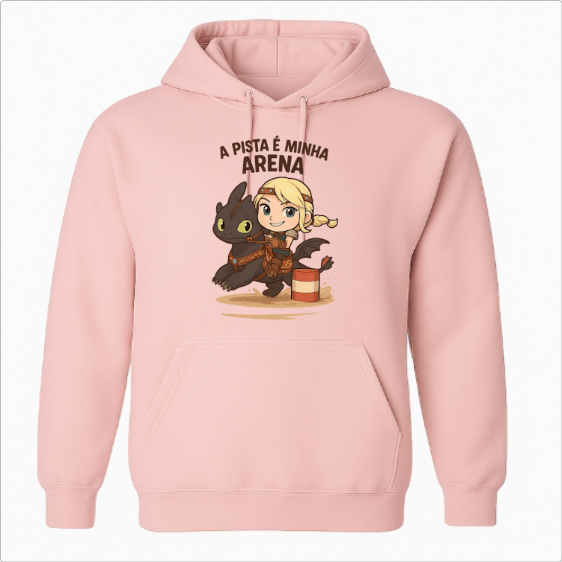 Moletom com estampa frontal de uma personagem loira animada acompanhada por um dragão estilizado, sobre barril e areia, com frase temática acima.