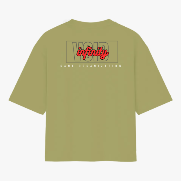 Camiseta com estampa traseira de texto "VOID" e "infinity" em destaque, acompanhado por "GAME ORGANIZATION", evidenciando tema de games.
