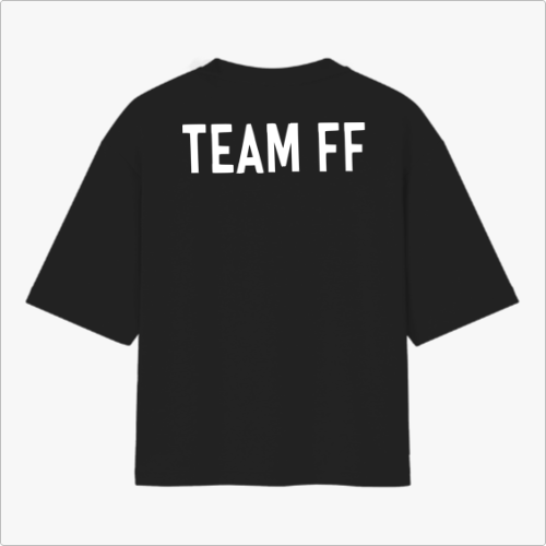 Camiseta com estampa frontal de "TIFF" estilizado e estampa traseira de "TEAM FF" em letras maiúsculas.