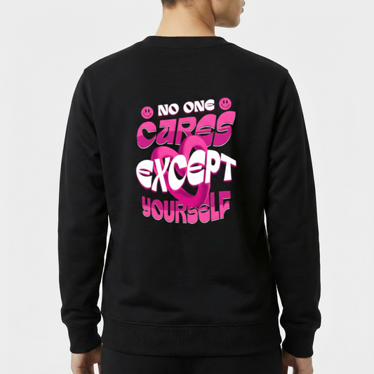 Moletom com estampa traseira de texto estilizado "No One Cares Except Yourself" adornado por símbolos de smiley, criando uma composição arrojada.