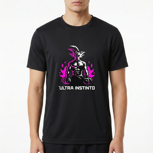 Camiseta com estampa frontal de figura musculosa em pose séria, cercada por chamas estilizadas, acima da frase "Ultra Instinto".