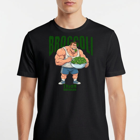 Camiseta com estampa frontal de um fisiculturista segurando uma tigela cheia de brócolis, com a palavra "Broccoli" em destaque acima dele.
