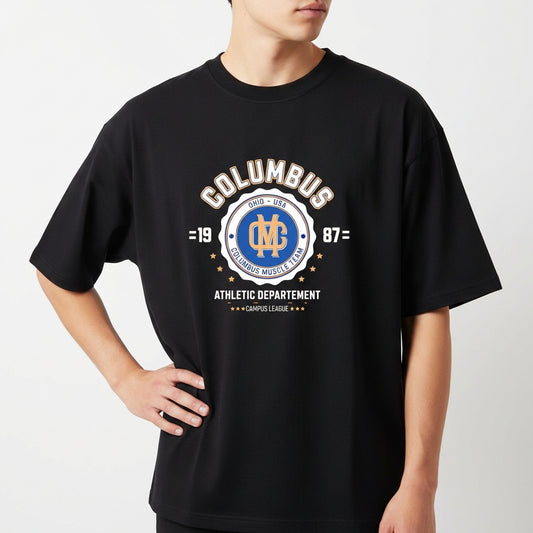 Camiseta com estampa frontal de "Columbus Ohio - USA" em estilo atlético, incluindo emblema central com "Muscle Team" cercado por estrelas e texto adicional.