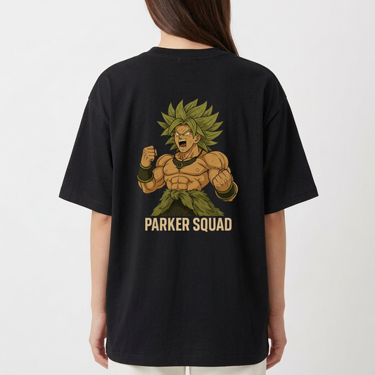 Camiseta com estampa frontal de letras estilizadas e estampa traseira de personagem musculoso em pose de poder acompanhado da frase "PARKER SQUAD".