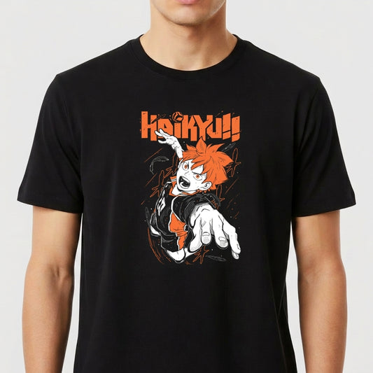 Camiseta com estampa frontal de um personagem de anime em ação, destacando-se com cabelos vibrantes sob um logotipo estilizado e dinâmico acima.