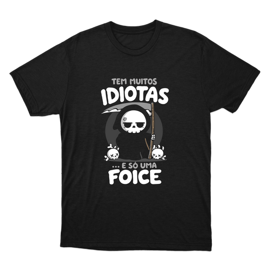 "Muitos Idiotas" Camiseta Básica Unissex