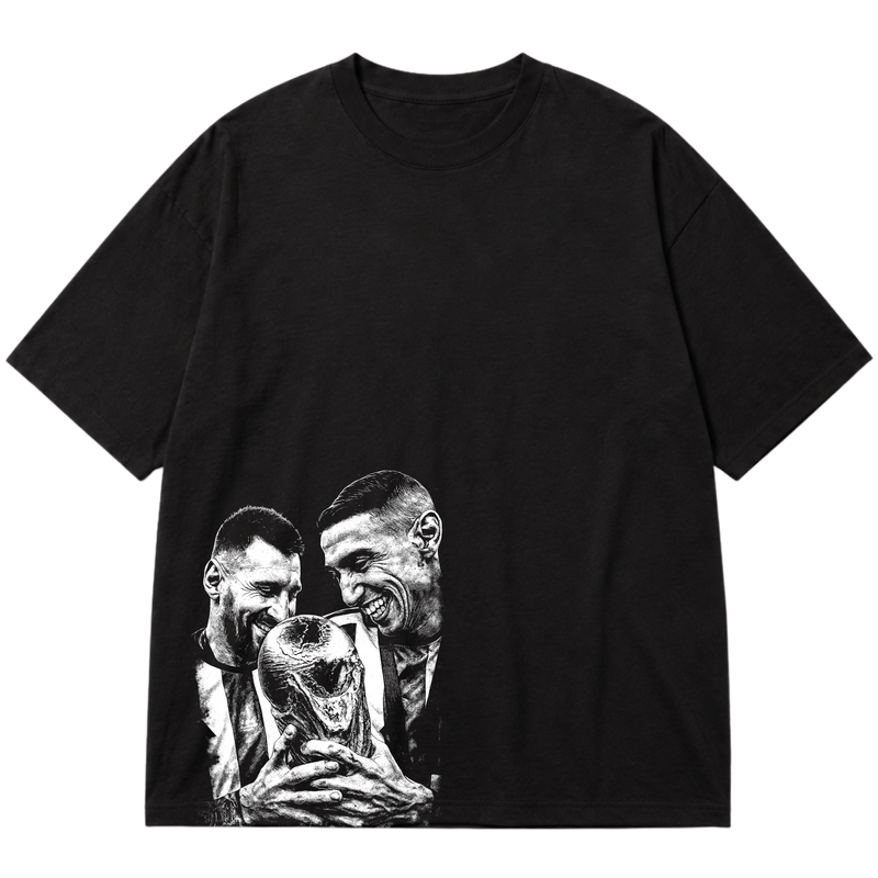 "Ícone dos gramados, eternizado no streetwear." Oversized Premium 96% algodão 4% Elastano