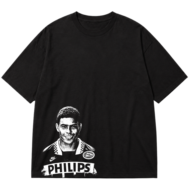 "Ícone dos gramados, eternizado no streetwear." Oversized Premium 96% algodão 4% Elastano