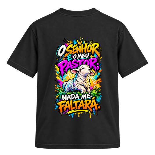"Camiseta Oversized Cristã Salmo 23:1 | DÓKAH" Camiseta Regular Suedine