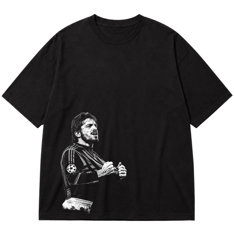 "Ícone dos gramados, eternizado no streetwear." Oversized Premium 96% algodão 4% Elastano