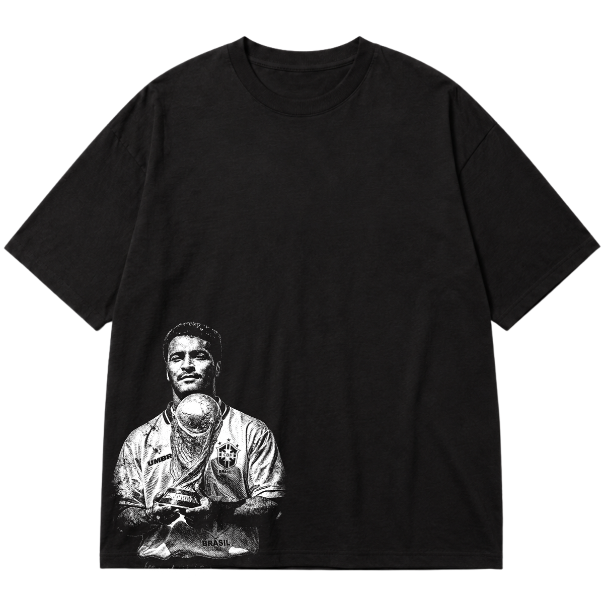 "Ícone dos gramados, eternizado no streetwear." Oversized Premium 96% algodão 4% Elastano