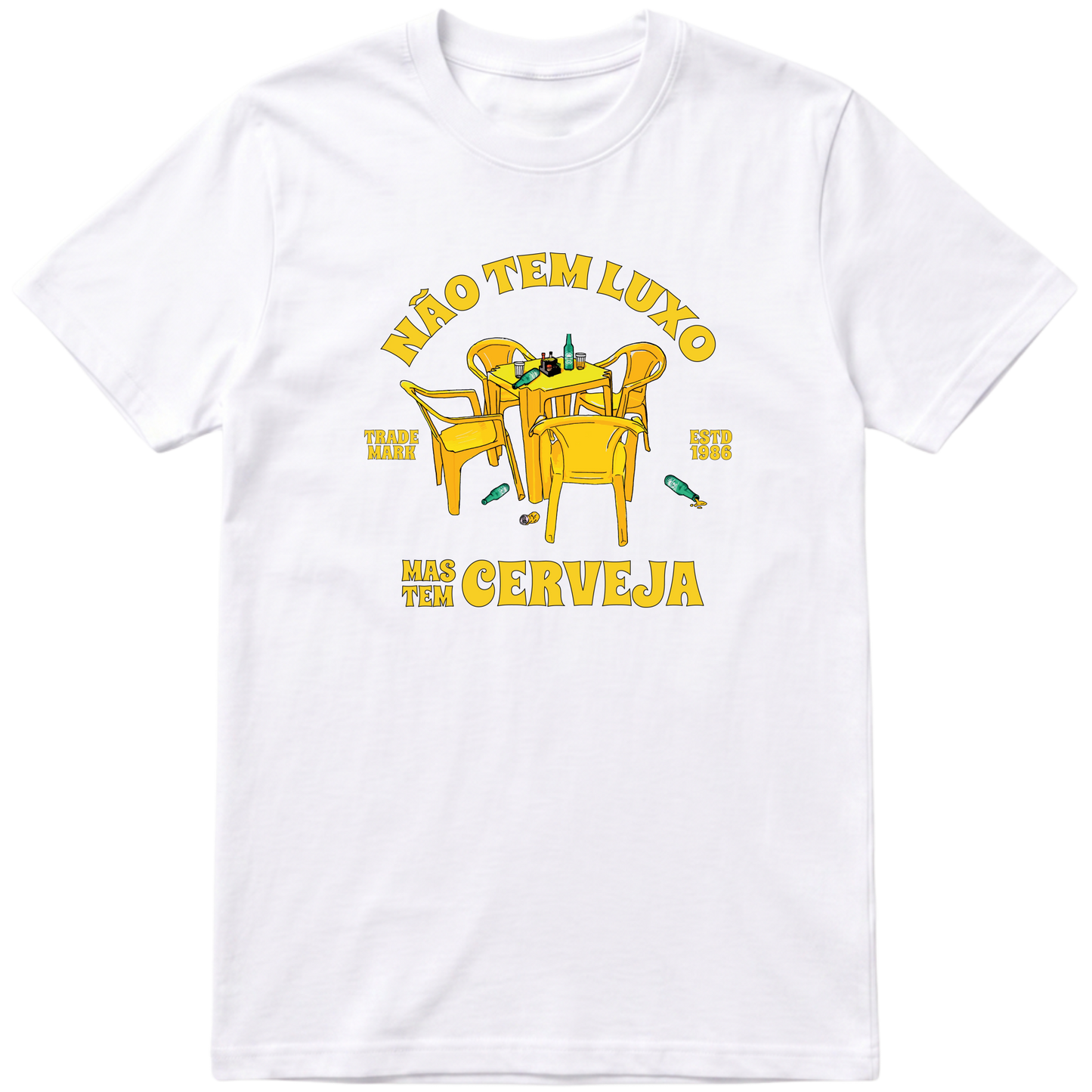 "Não tem luxo mas tem cerveja" Camiseta Básica Unissex