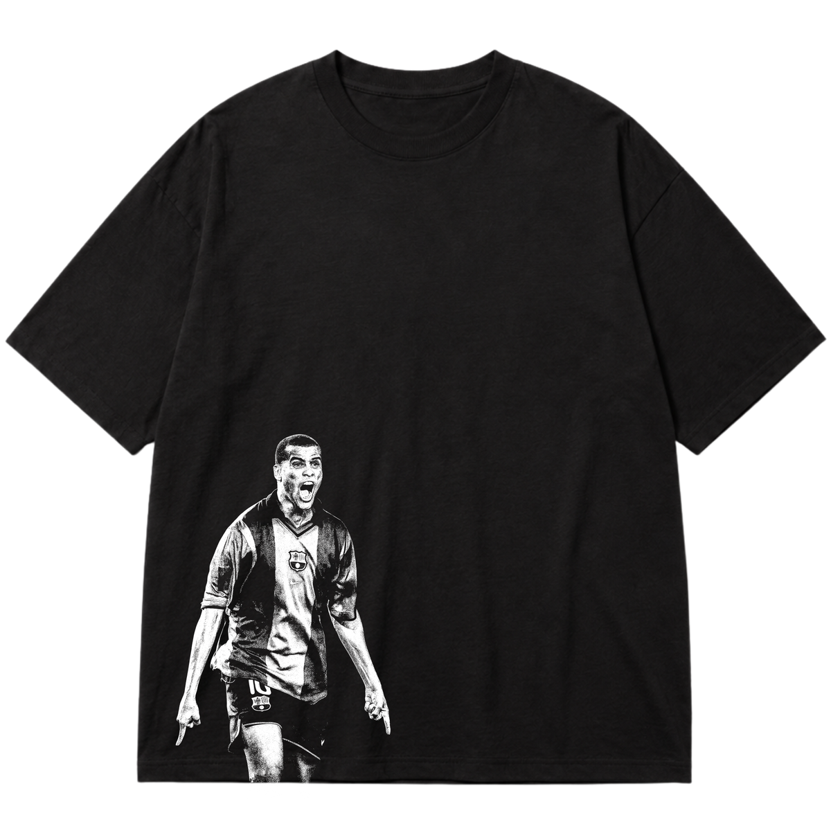 "Ícone dos gramados, eternizado no streetwear." Oversized Premium 96% algodão 4% Elastano