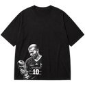 "Ícone dos gramados, eternizado no streetwear." Oversized Premium 96% algodão 4% Elastano