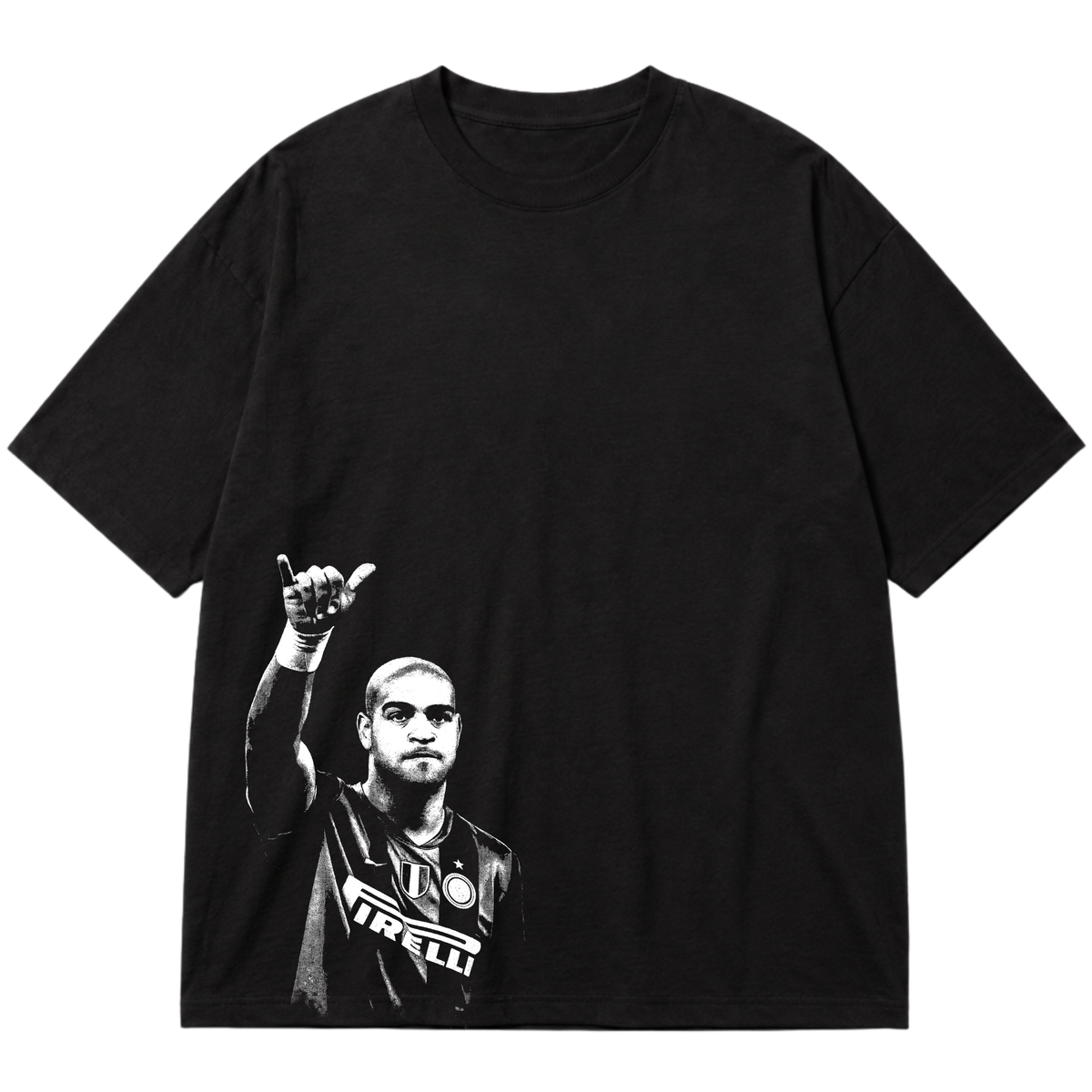 "Ícone dos gramados, eternizado no streetwear." Oversized Premium 96% algodão 4% Elastano