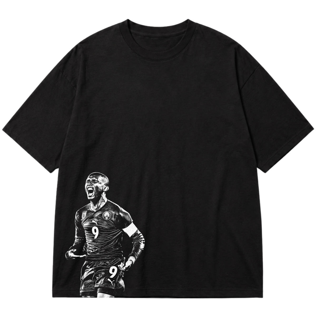 "Ícone dos gramados, eternizado no streetwear." Oversized Premium 96% algodão 4% Elastano