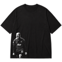 "Ícone dos gramados, eternizado no streetwear." Oversized Premium 96% algodão 4% Elastano