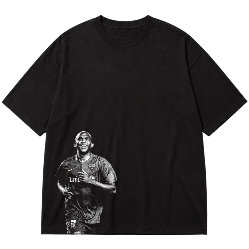 "Ícone dos gramados, eternizado no streetwear." Oversized Premium 96% algodão 4% Elastano