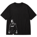 "Ícone dos gramados, eternizado no streetwear." Oversized Premium 96% algodão 4% Elastano