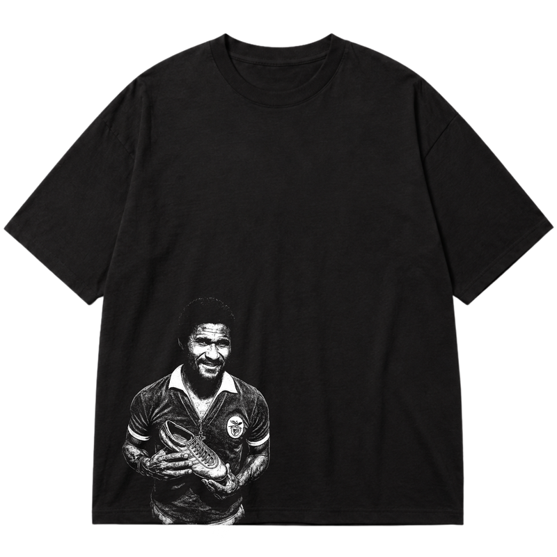 "Ícone dos gramados, eternizado no streetwear." Oversized Premium 96% algodão 4% Elastano