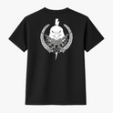 Camiseta com estampa frontal de águia estilizada em um emblema circular com raios e folhas e estampa traseira expandida com detalhes gráficos adicionais.