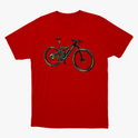 Camiseta com estampa frontal de bicicleta detalhada com componentes realistas, destacando quadro robusto e rodas com inscrições estilizadas nos pneus.