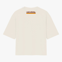 Camiseta com estampa traseira de texto simples "void infinity." centralizado próximo à gola, utilizando uma tipografia limpa e moderna.