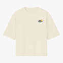 Camiseta com estampa frontal de "Modo Brasil On" ao lado de um raio estilizado e estampa traseira de TV retrô com jogador de futebol e frase inspiradora.