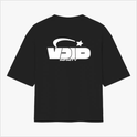 Camiseta com estampa traseira de logotipo estilizado "VOID INFINITY", acompanhada por um arco e uma estrela, criando um visual dinâmico e moderno.