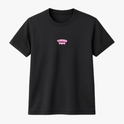 Camiseta com estampa frontal de texto estilizado "TREINO FOFO" em letras destacadas, formando uma composição visual única e divertida.