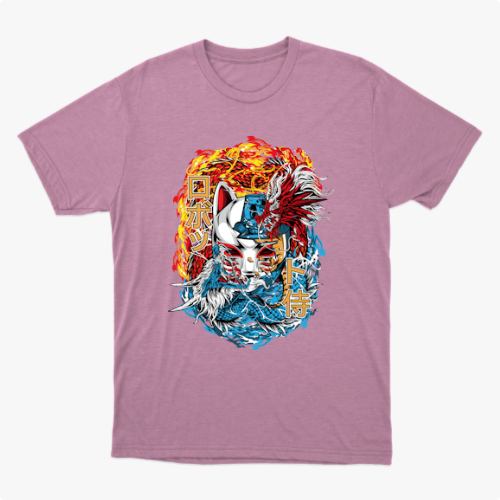 Camiseta com estampa frontal de máscara kitsune centralizada entre chamas e ondas, com kanjis japoneses e detalhes intricados de movimento e textura.