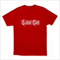Camiseta com estampa frontal de letras estilizadas em design arrojado, com contornos irregulares e aparência similar a ramos entrelaçados.