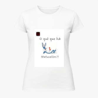 Camiseta com estampa frontal de texto em destaque sobre uma imagem central que inclui personagens.