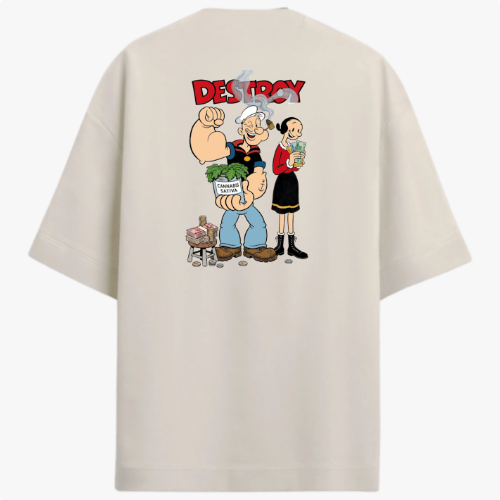 Camiseta com estampa frontal de texto "DESTROY" em fonte destacada e estampa traseira de personagens caricatos segurando potes de ervas e sal, com texto.