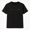 Camiseta com estampa frontal de texto pequeno "NINES RUNNING DEPT" e símbolo de corrente, e estampa traseira de texto "OUT-OF-OFFICE" com temas de corrida.